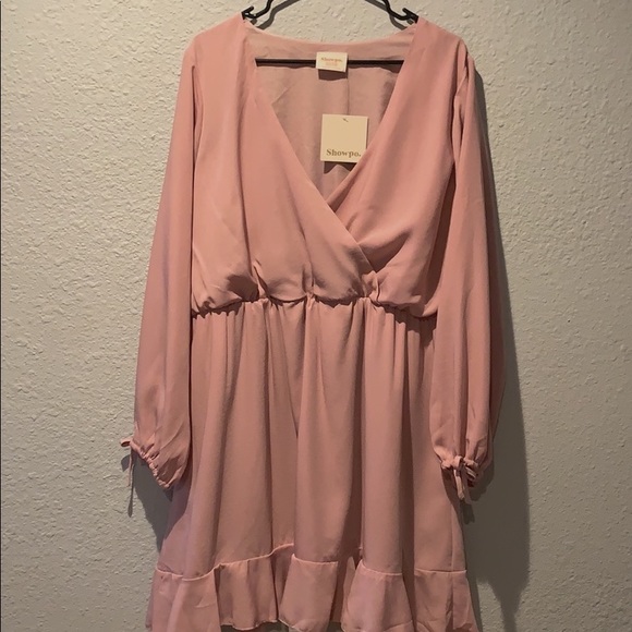 Showpo. Dresses & Skirts - Plus size pink Showpo dress!
